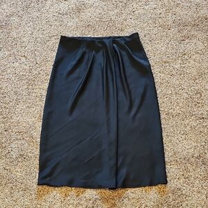 Sleek Black Midi Skirt with Front Pleats